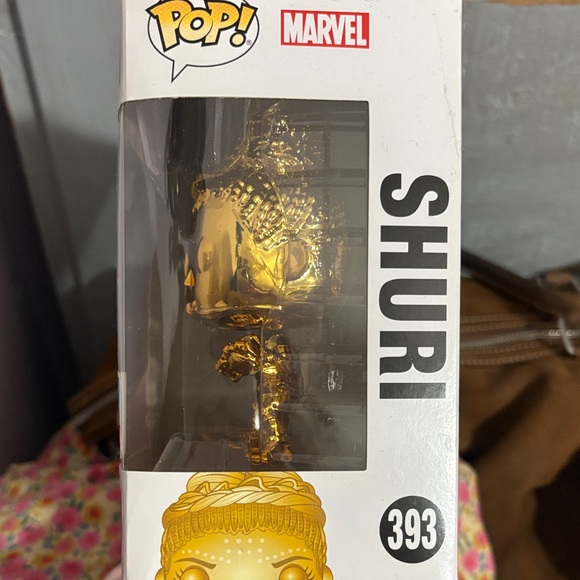 Funko Pop! Marvel Shuri Exclusive Gold Figure - Picture 2 of 4